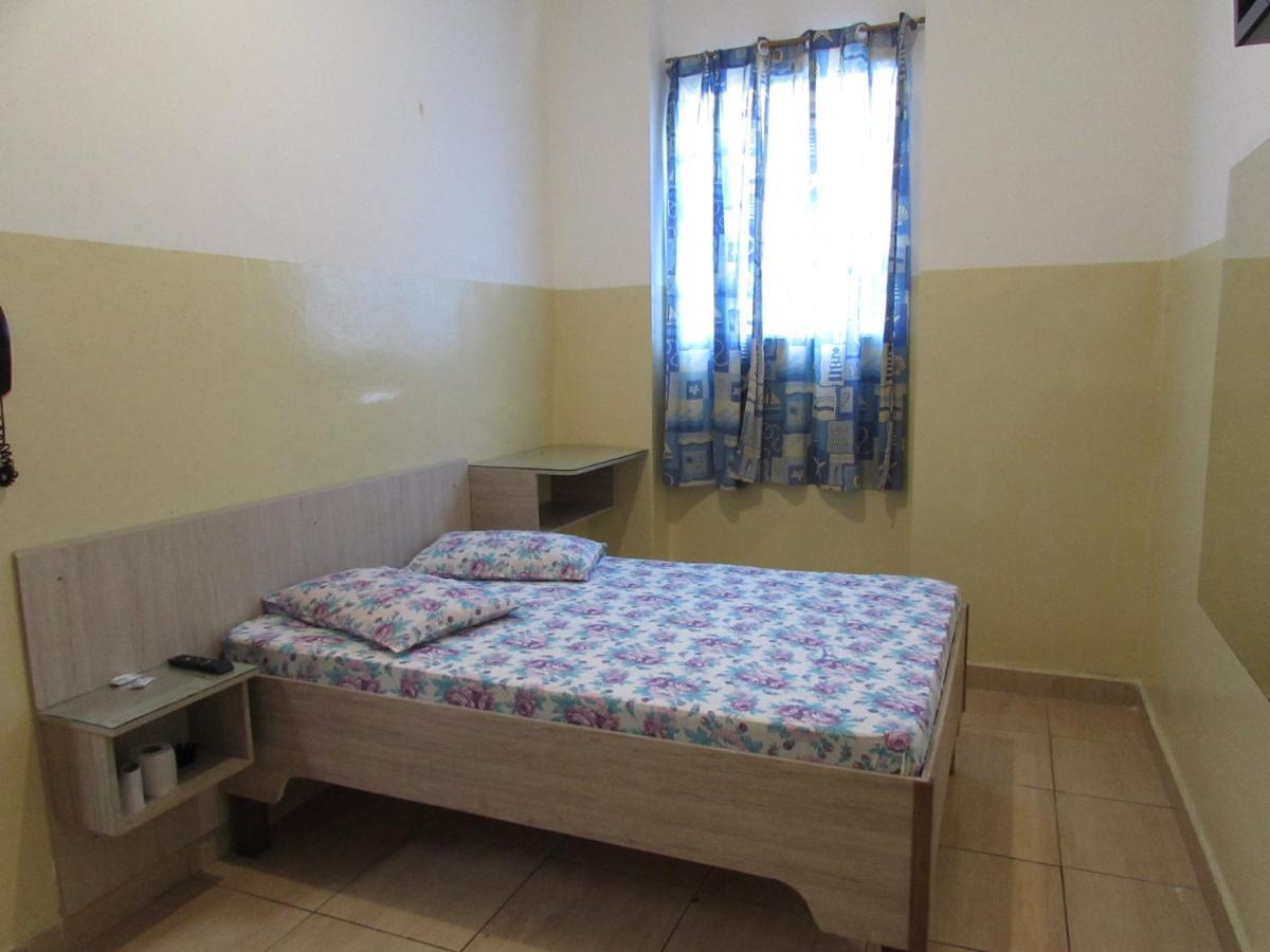 Hospedaria Meni Sob Nova Direcao Proximo Ao Bras E 25 De Marco Albergue